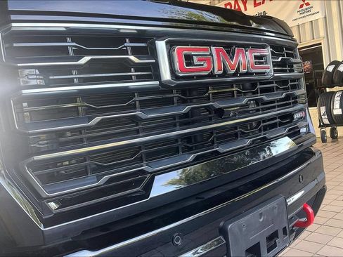Used 2025 GMC Sierra 2500 AT4 w/ AT4 Premium Plus Package AWD/4WD image 26