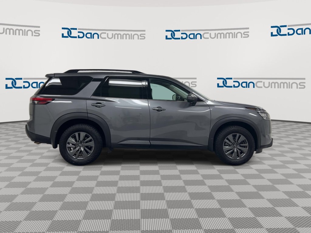 Used 2024 Nissan Pathfinder SV w/ Black Appearance Package AWD/4WD image 9