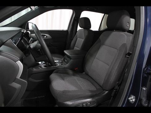 Used 2023 Chevrolet Traverse LT AWD/4WD image 5