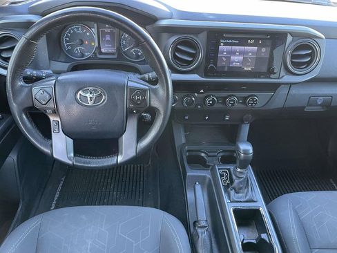 Used 2017 Toyota Tacoma TRD Sport image 23