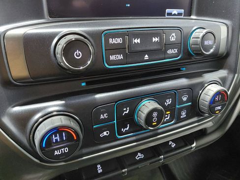 Used 2018 Chevrolet Silverado 1500 LT w/ All Star Edition image 34