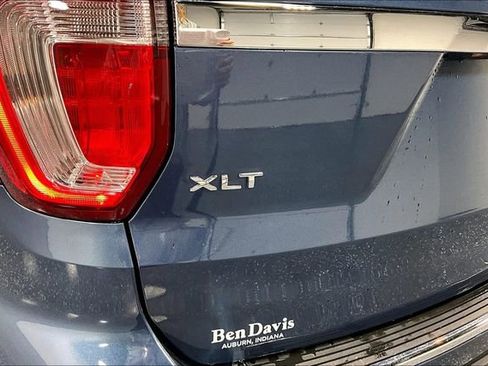 Used 2018 Ford Explorer XLT w/ Equipment Group 202A AWD/4WD image 23