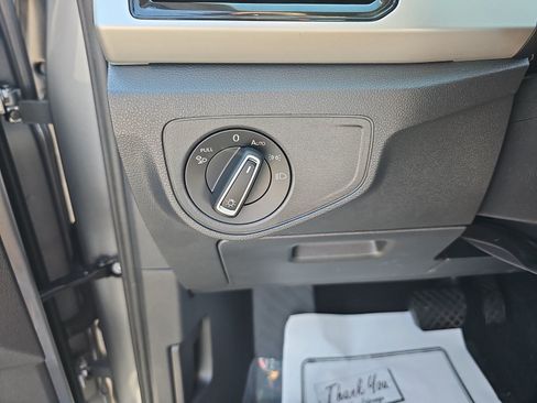 Used 2023 Volkswagen Atlas SE w/ Panoramic Sunroof Package FWD image 32