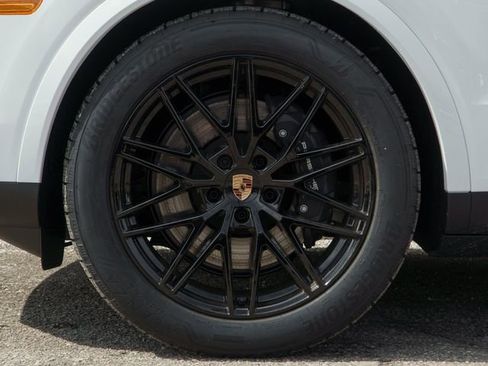 New 2026 Porsche Cayenne Coupe image 12