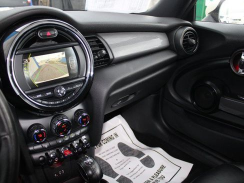 Used 2018 MINI Cooper Convertible FWD image 29