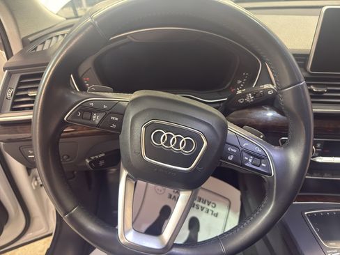 Used 2018 Audi Q5 2.0T Premium Plus w/ Premium Plus Package image 17