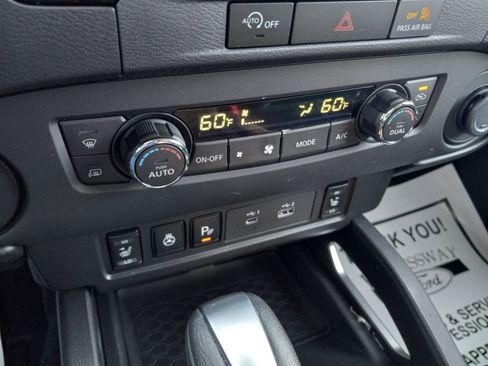Used 2024 Nissan Frontier SV w/ SV Convenience Package image 18