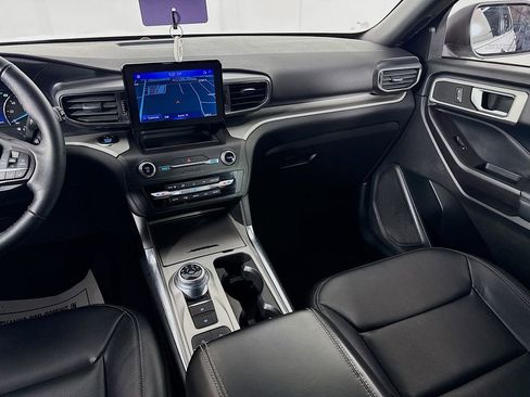 Used 2020 Ford Explorer XLT w/ Equipment Group 202A image 28