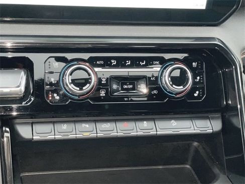 Certified 2025 GMC Sierra 2500 AT4 w/ AT4 Premium Plus Package image 36