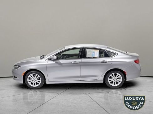 Used 2016 Chrysler 200 Limited image 9