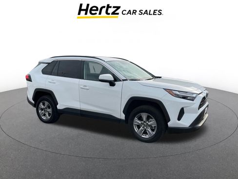 Used 2025 Toyota RAV4 XLE image 1
