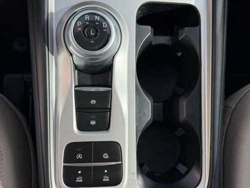 Used 2023 Ford Explorer XLT image 19