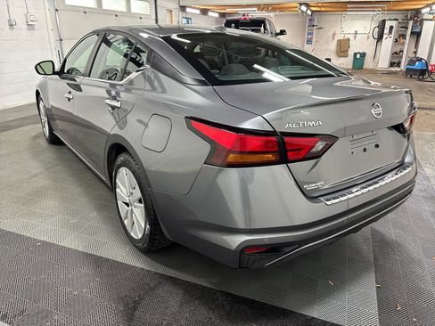 Used 2022 Nissan Altima 2.5 SV FWD image 7