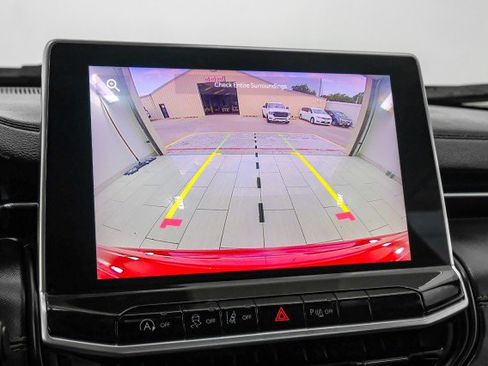 Used 2023 Jeep Compass Limited image 20