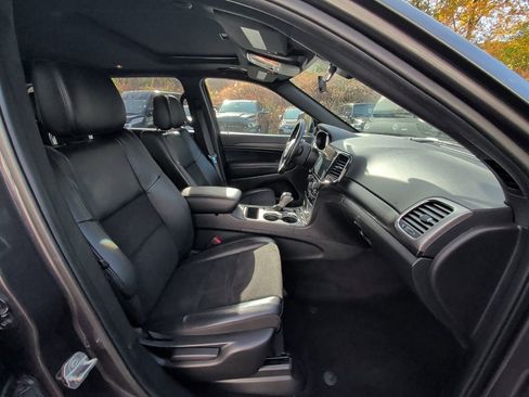 Certified 2021 Jeep Grand Cherokee Laredo X image 16