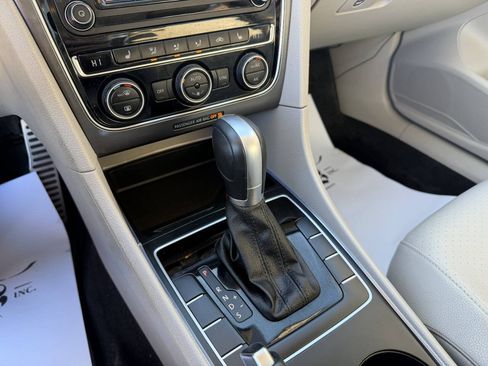 Used 2018 Volkswagen Passat 2.0T S image 19