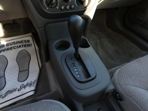 Used 2003 Saturn ION Level 1 image 16