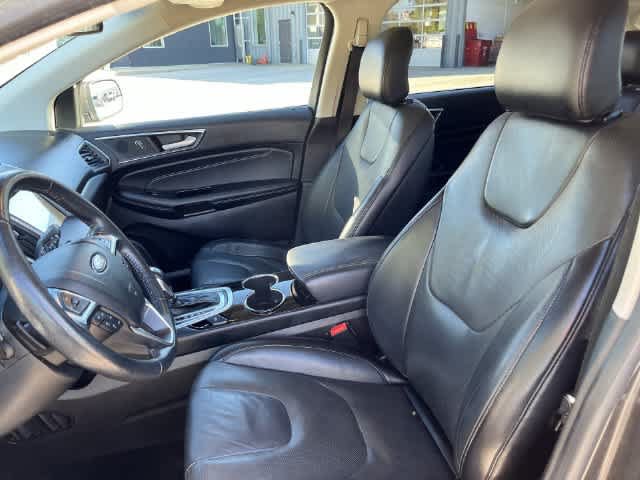 Used 2017 Ford Edge Titanium w/ Equipment Group 302A AWD/4WD image 10