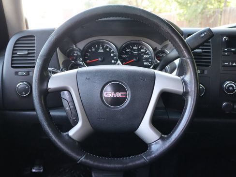 Used 2011 GMC Sierra 2500 SLE w/ Suspension Package, Off-Road AWD/4WD image 18