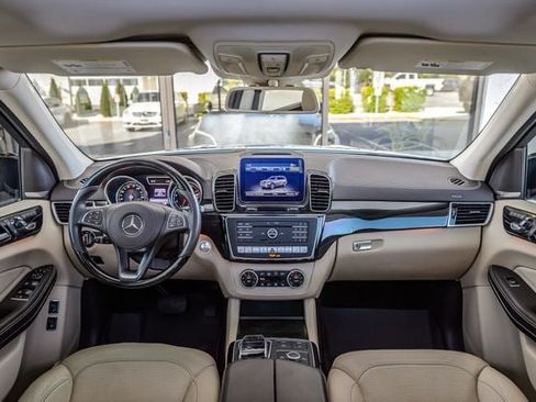 Used 2018 Mercedes-Benz GLS 550 4MATIC image 3