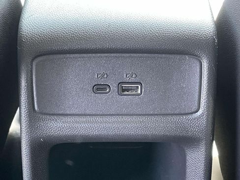 Used 2025 Chevrolet Trax LT FWD image 11