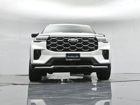 Certified 2025 Ford Explorer Platinum w/ Ultimate Package image 55