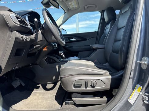 Used 2021 Chevrolet TrailBlazer LT w/ Premium Seating Package AWD/4WD image 12