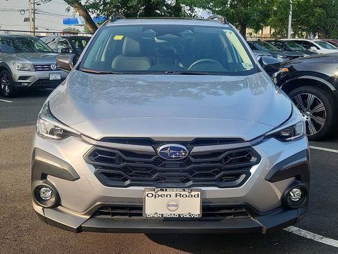 Used 2024 Subaru Crosstrek 2.5i Limited AWD/4WD image 2