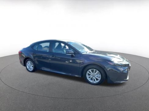 Used 2025 Toyota Camry LE image 2