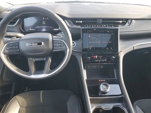 New 2025 Jeep Grand Cherokee L Altitude image 14