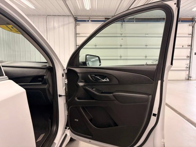 Used 2021 Chevrolet Traverse High Country AWD/4WD image 11