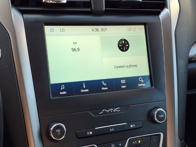 Used 2020 Ford Fusion SE AWD/4WD image 24