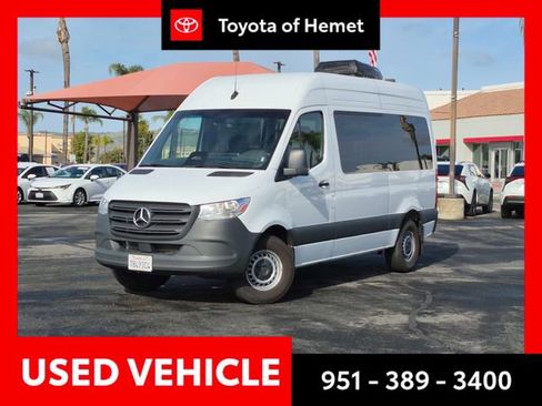 Used 2025 Mercedes-Benz Sprinter 2500 image 1