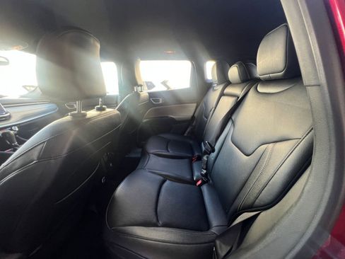 Used 2025 Jeep Compass Limited image 25