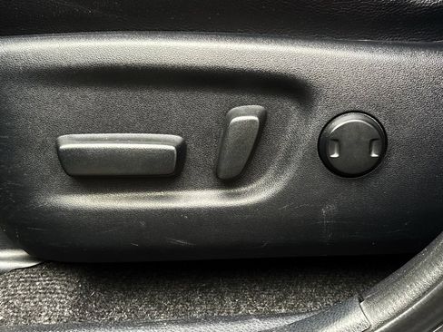 Used 2016 Toyota RAV4 Limited image 13