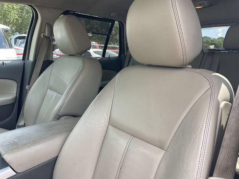 Used 2013 Ford Edge SEL FWD image 10