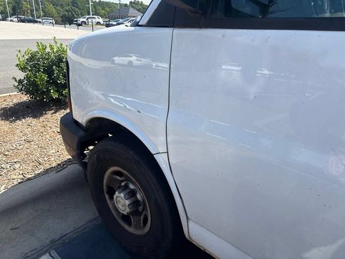 Used 2008 Chevrolet Express 2500 RWD image 4