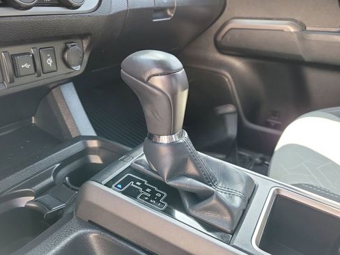 Used 2022 Toyota Tacoma TRD Sport w/ TRD Premium Sport Package image 25