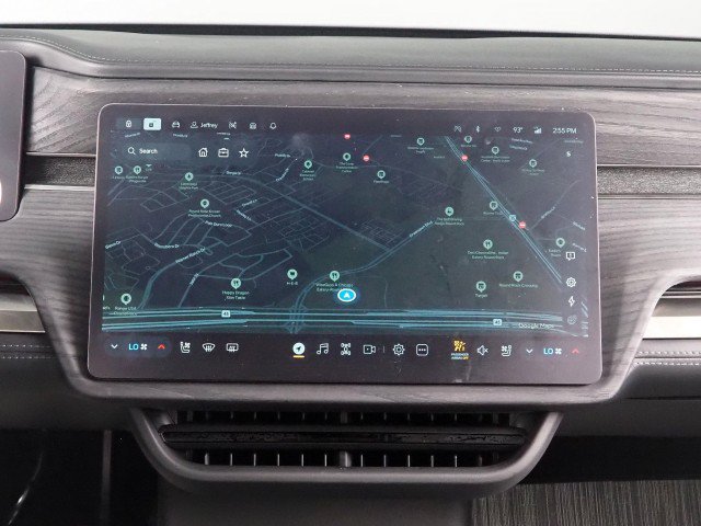 Used 2024 Rivian R1S AWD Adventure image 32