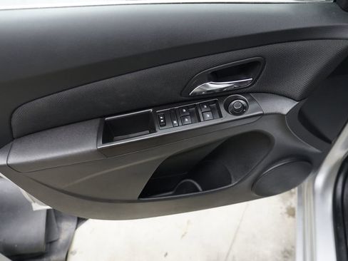 Used 2016 Chevrolet Cruze LT image 17