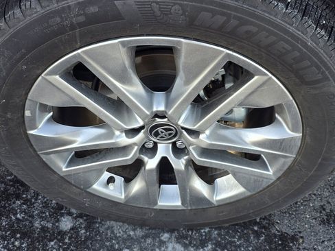 Used 2025 Toyota RAV4 XLE Premium image 13