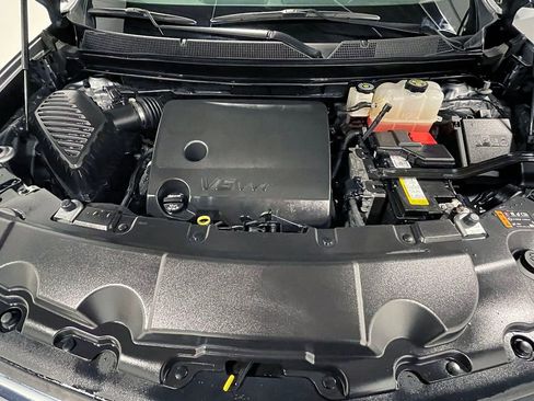 Used 2023 Chevrolet Traverse LT image 38