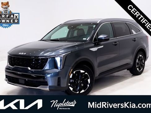 Certified 2024 Kia Sorento S image 1