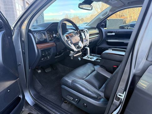 Used 2018 Toyota Tundra Limited w/ Limited Premium Package AWD/4WD image 34