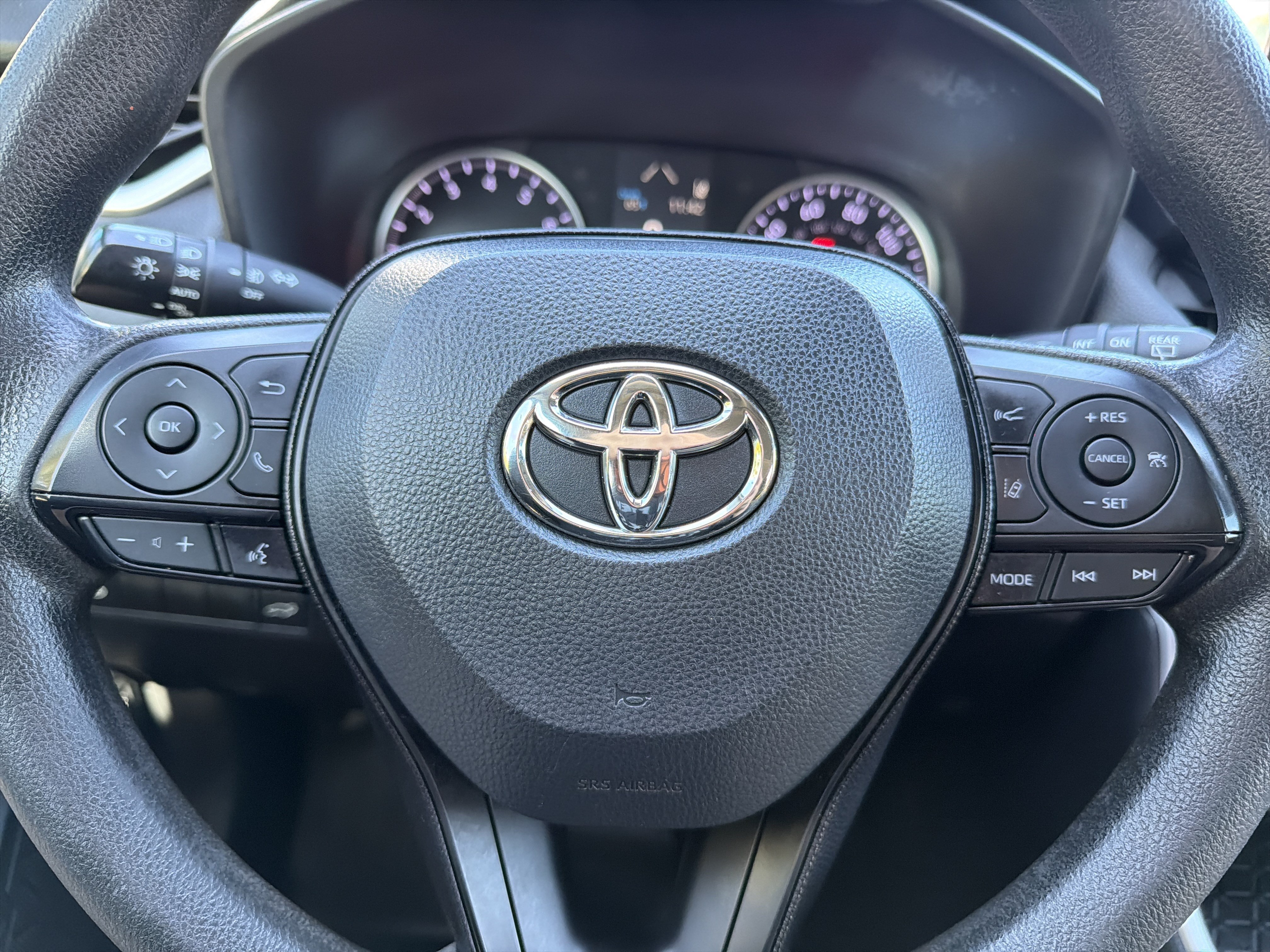 Used 2020 Toyota RAV4 XLE w/ Convenience Package FWD image 10