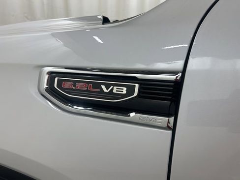 Used 2021 GMC Sierra 1500 Denali w/ Denali Ultimate Package AWD/4WD image 8