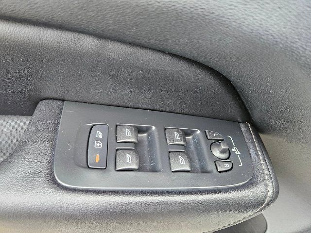 Certified 2023 Volvo XC60 T8 Ultimate w/ Protection Package AWD/4WD image 22