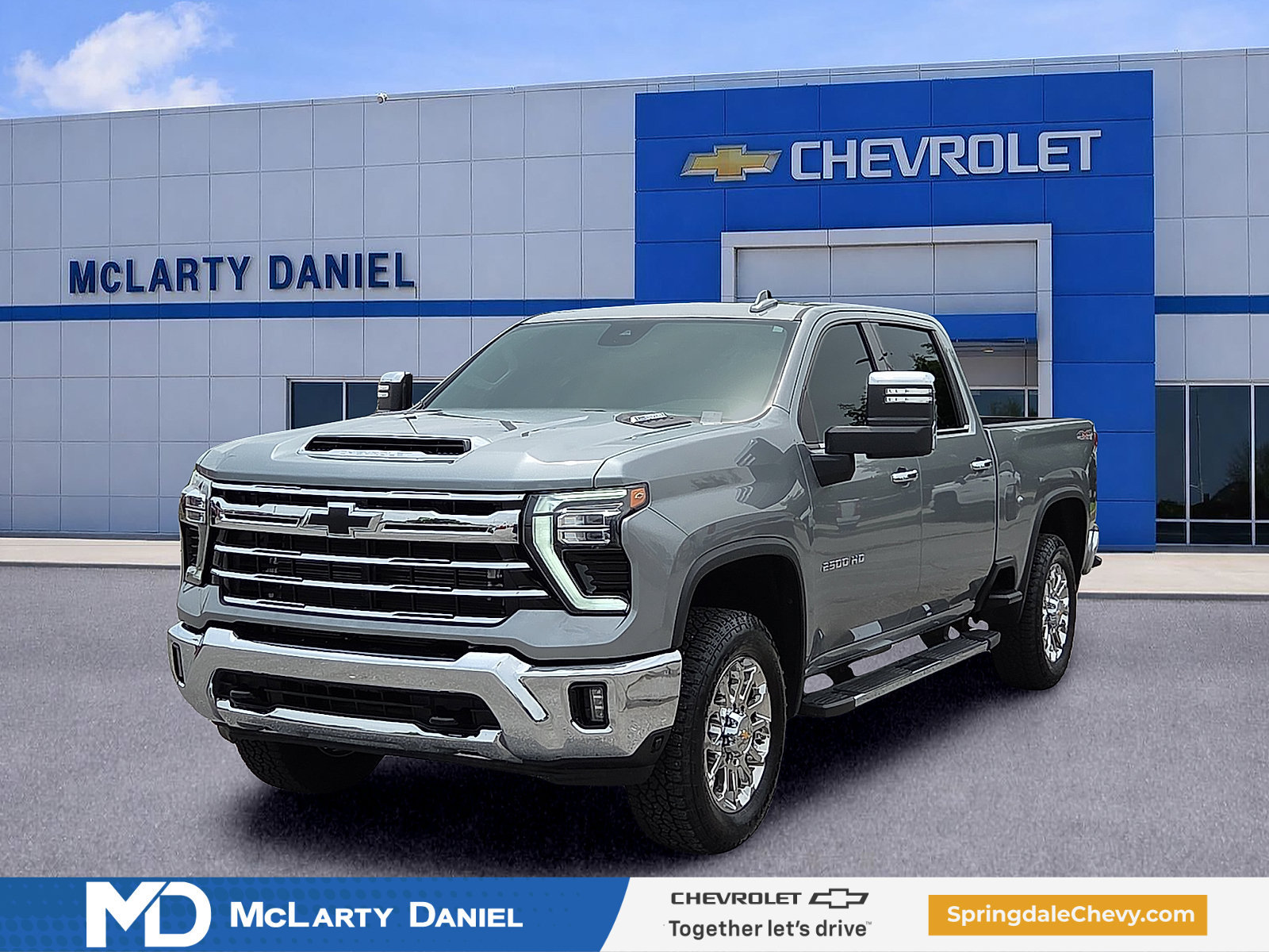Used 2024 Chevrolet Silverado 2500 LTZ w/ LTZ Convenience Package AWD/4WD image 2