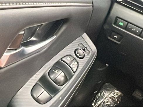 Used 2024 Nissan Sentra SV image 32