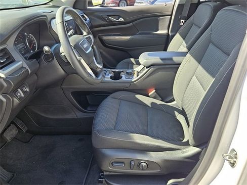 Used 2023 GMC Acadia SLE w/ Driver Convenience Package FWD image 5